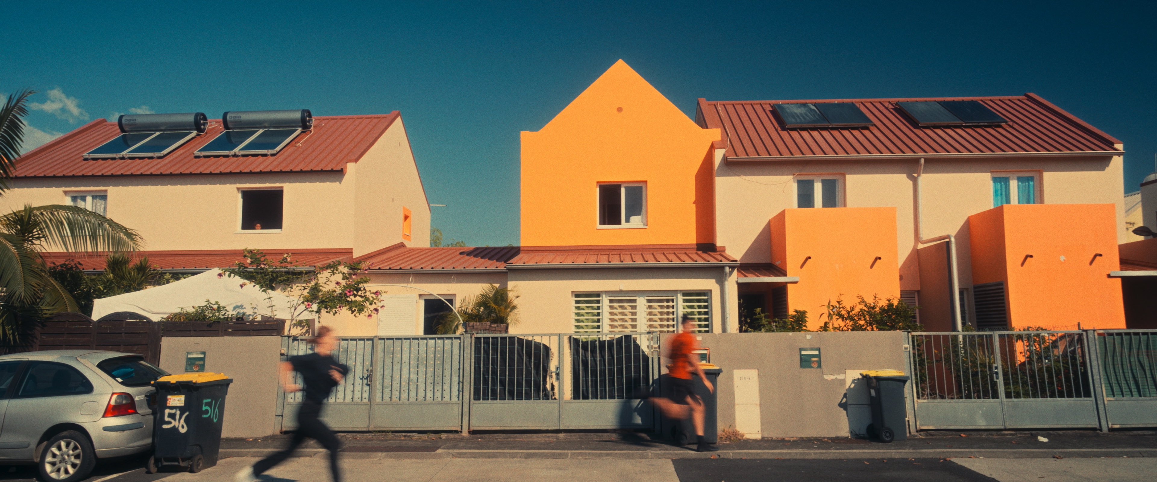 Les Pots Cassés — image 2, Panasonic S1
